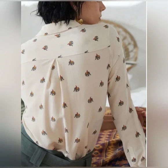EQUIPMENT Silk Blouse Elephant India Novelty SMALL Beige - Picture 12 of 16